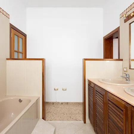 בית נופש Charming House